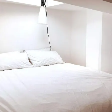 Apartment Charming With View - Montmartre District *