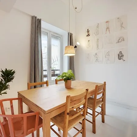 Charming With View - Montmartre District Apartament
