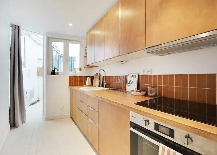 Charming With View - Montmartre District Apartament Paryż