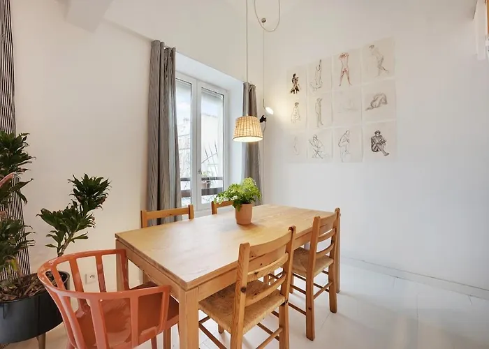 Charming With View - Montmartre District Apartament